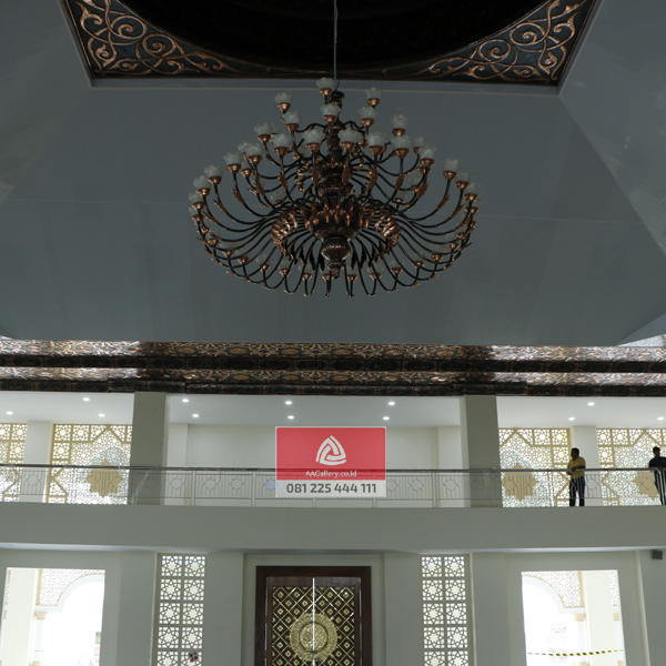 Membuat Pintu Replika Masjid Nabawi
